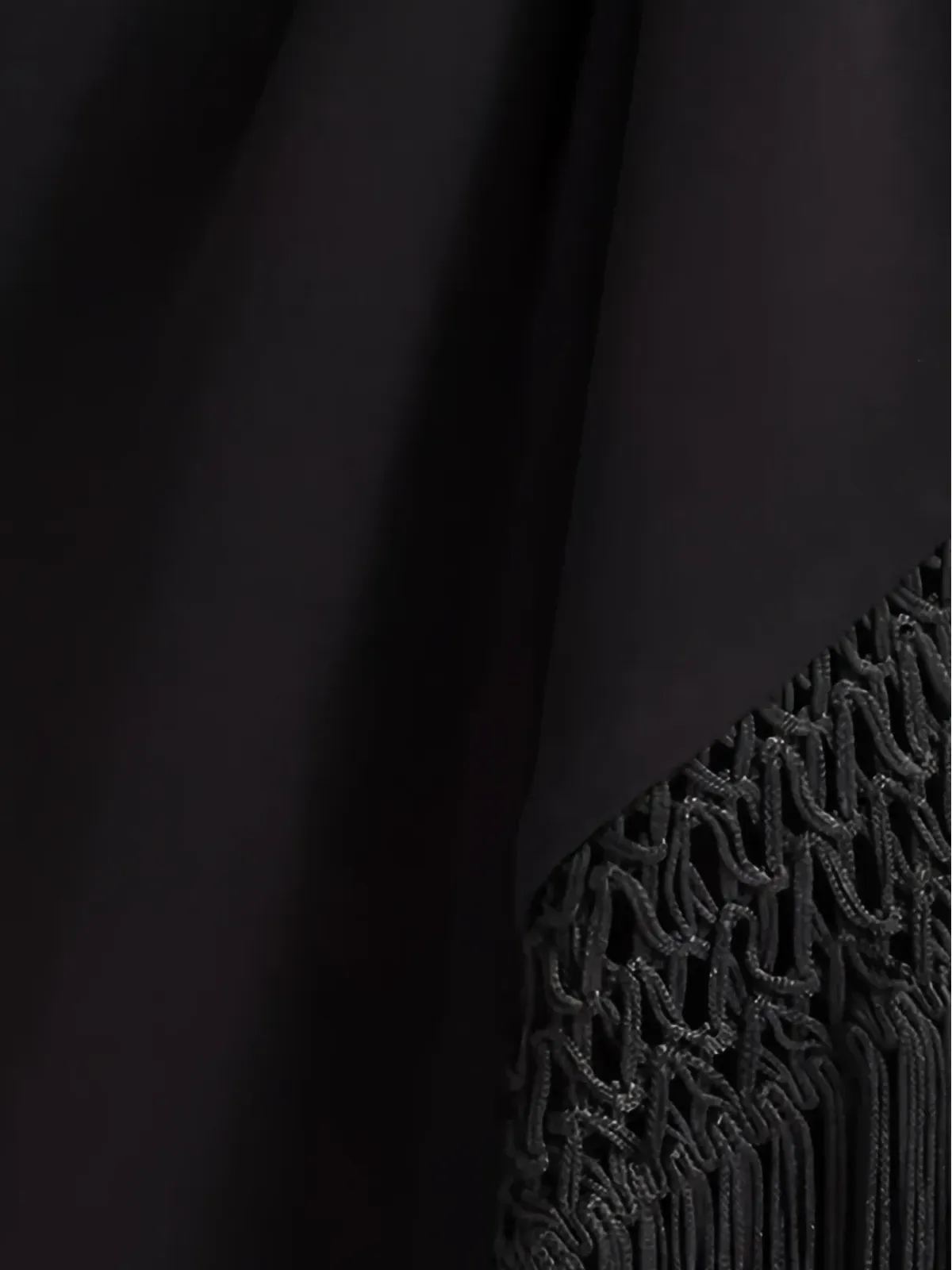 Tadashi Shoji フリンジ付きVネックのミディドレス - 画像5