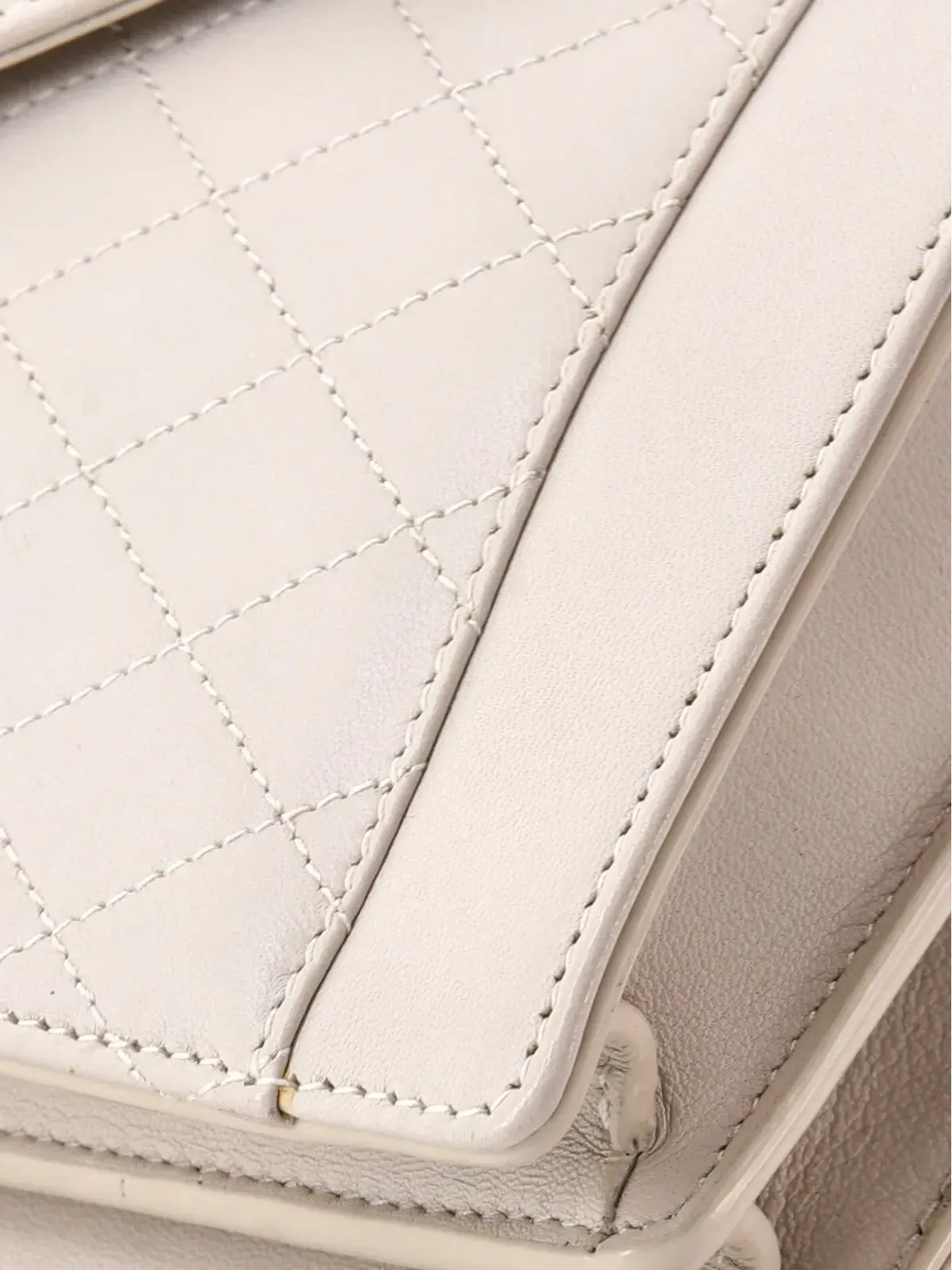 Saint Laurent ビンテージ Gaby Envelope Satchel Quilted Leather crossbody bag - Neutrals - 画像4