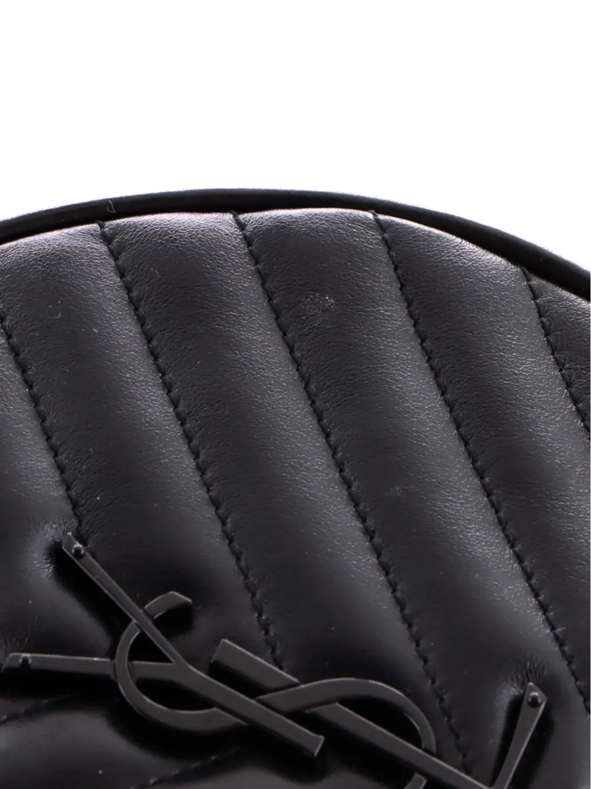 Saint Laurent Pre-Owned Vinyle Round Camera Bag Matelasse Chevron Leather Crossbody Bag - Black - 画像4