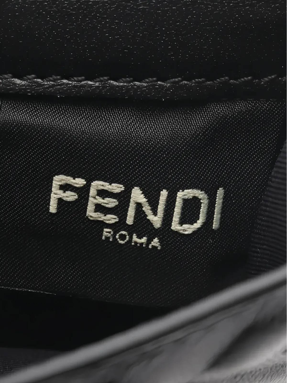 Fendi Pre-Owned 2020s Baguette tri-fold wallet - Black - 画像5