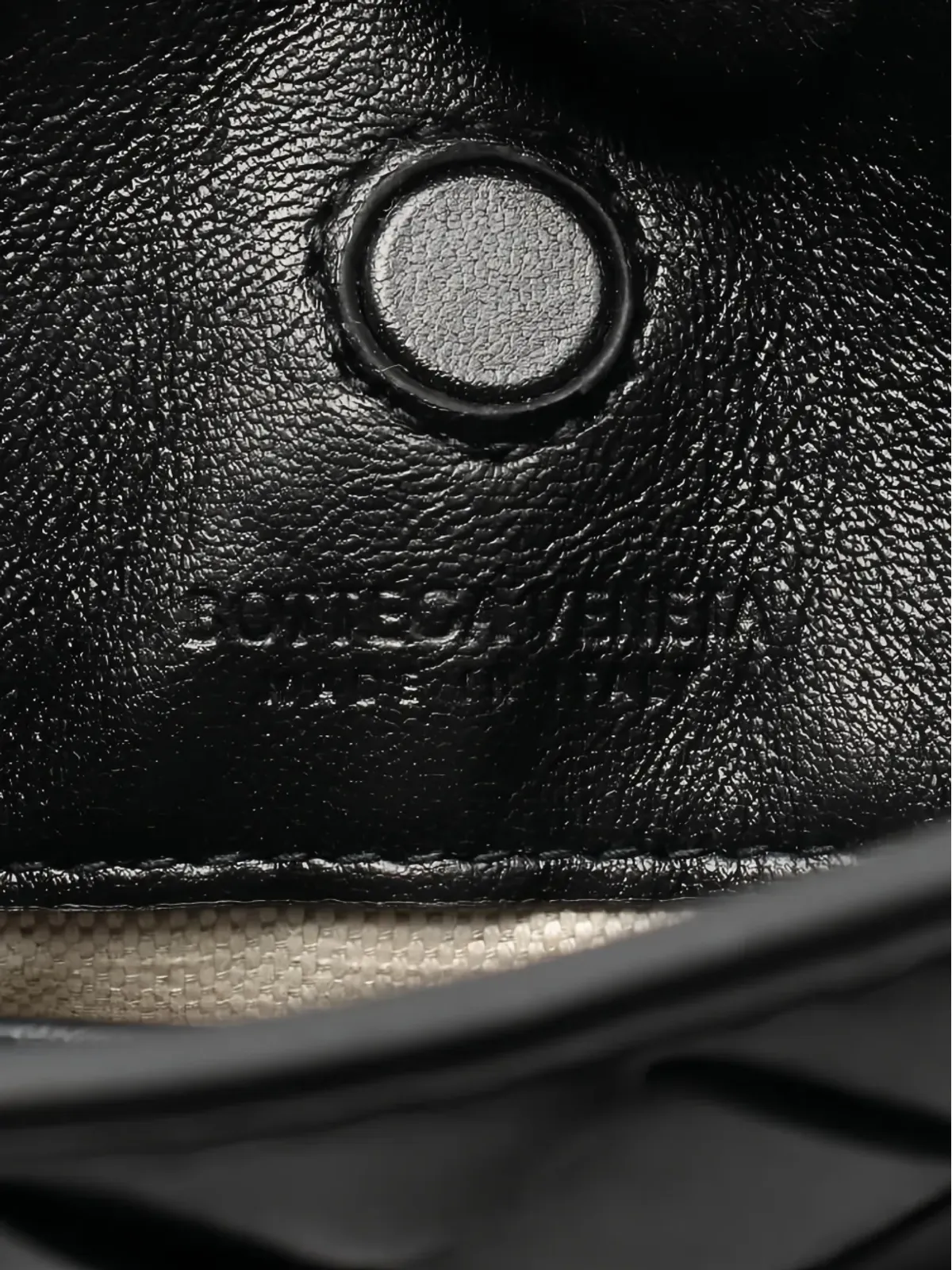 Bottega Veneta ビンテージ 20sイントレチャート レザー ショルダーバッグ - ブラック - 画像4