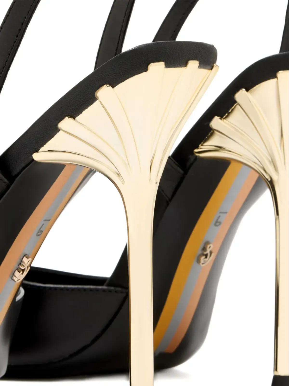 Sam Edelman Osha アンクルストラップ付きスカルプトパンプス - 画像4