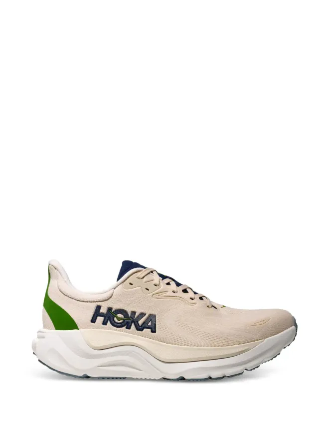 HOKA HOKA Arahi 8 birch alabaster sneakersの商品画像