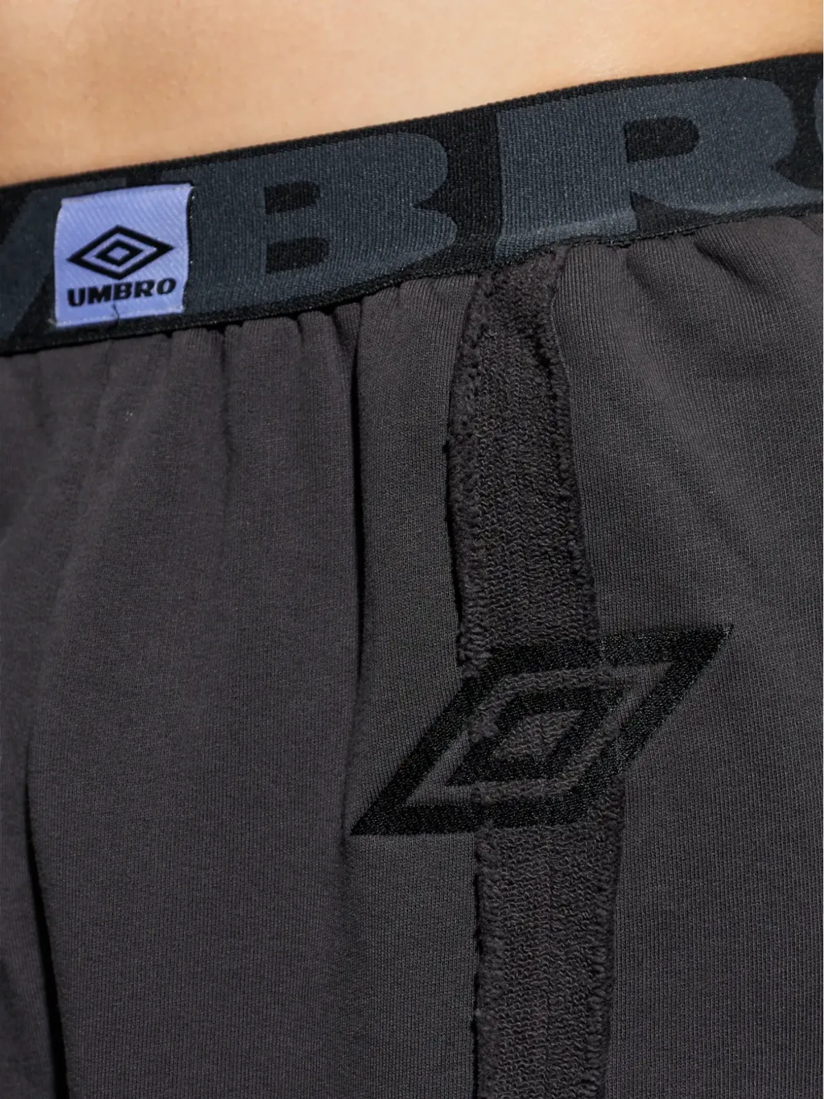 UMBRO ロゴパッチパンツ - 画像5