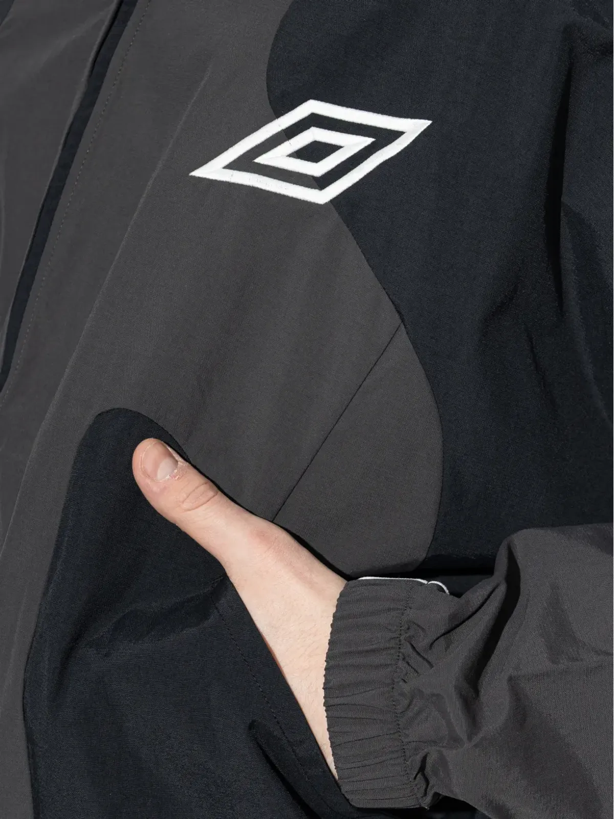 UMBRO ロゴ刺繍フード付きジャケット - 画像5