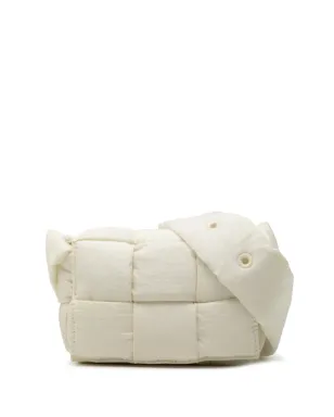 Bottega Veneta ビンテージ Candy Nylon Intrecciato Padded Tech Cassette クロスボディバッグ - White - サムネイル1