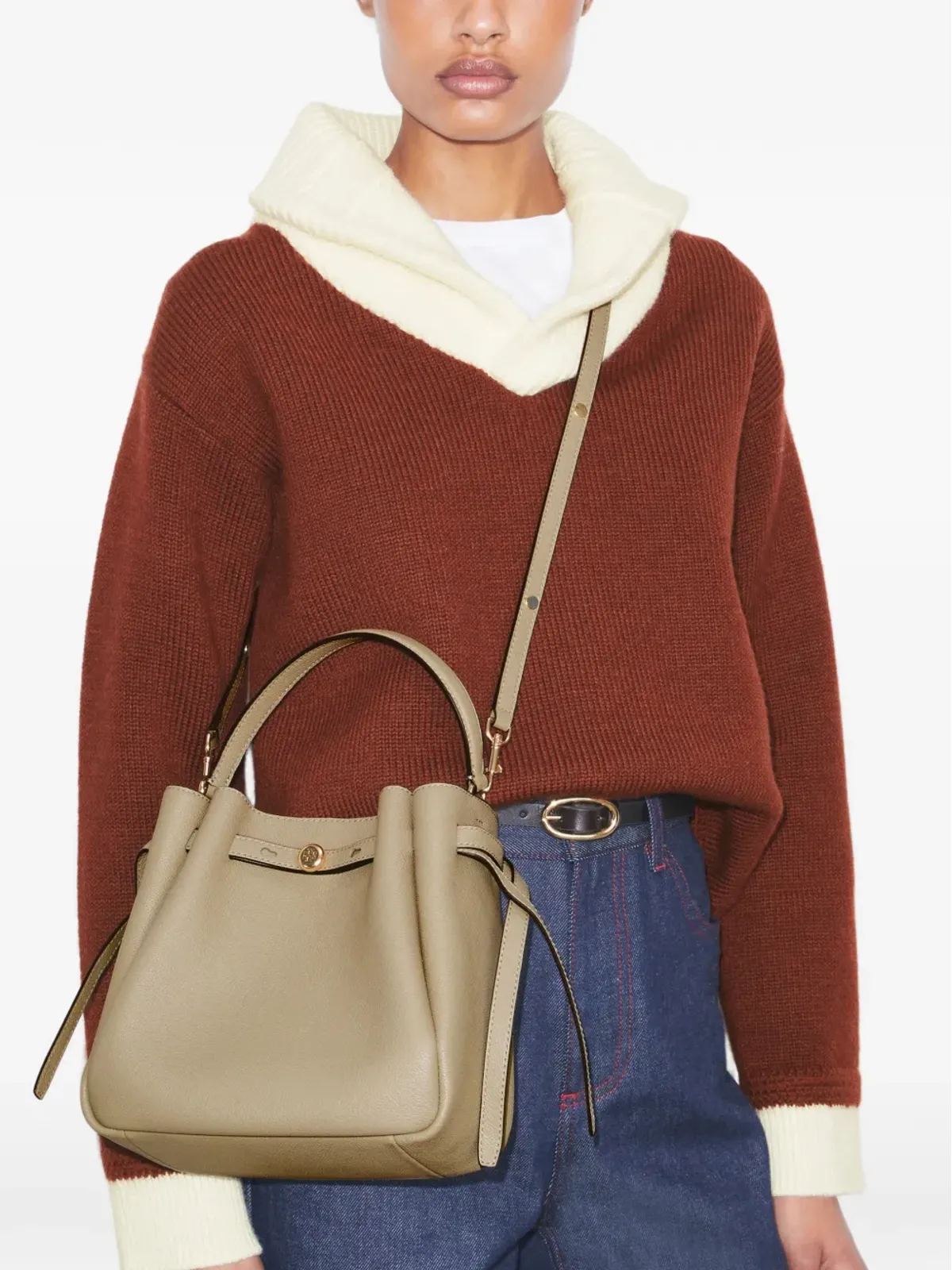 Tory Burch ロミー ロゴボタン バケットバッグ - 画像3