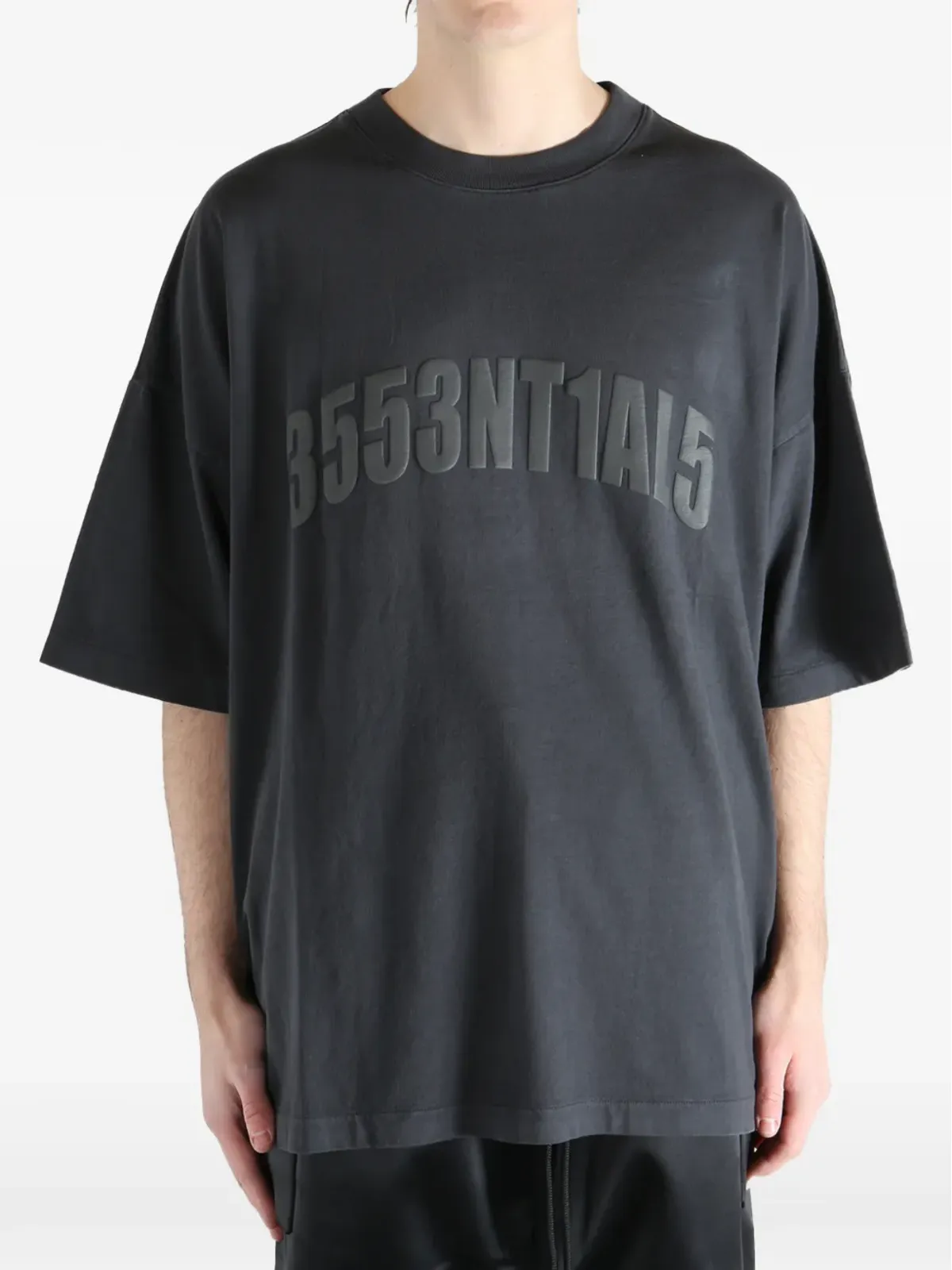 FEAR OF GOD ESSENTIALS エンボス加工Tシャツ グレー - 画像3