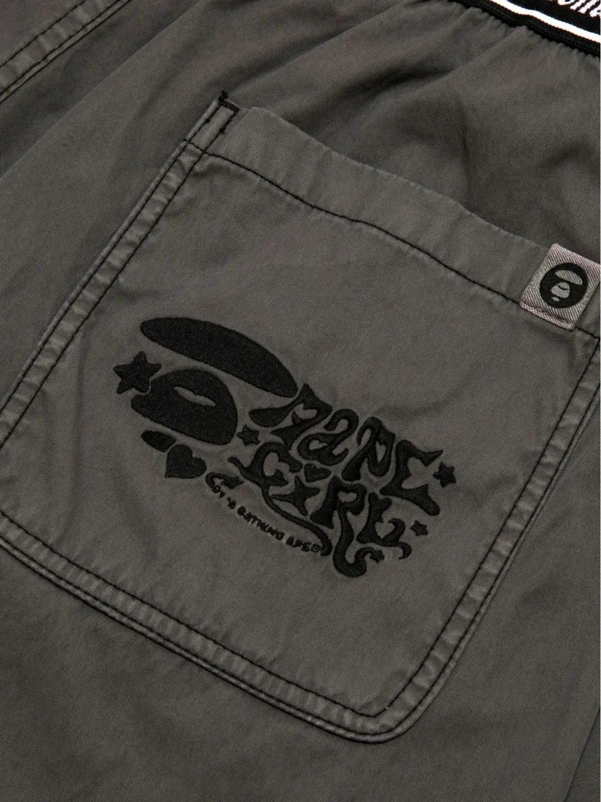 AAPE BY *A BATHING APE® ロゴパッチパンツ - 画像3
