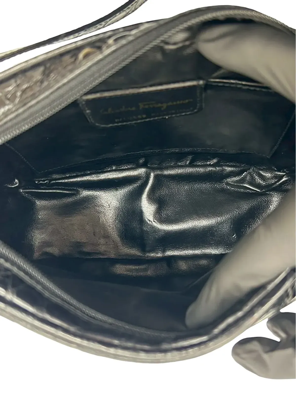 Ferragamo Pre-Owned クロコエンボス レザー ヴァラ クロスボディバッグ - ブラック - 画像5