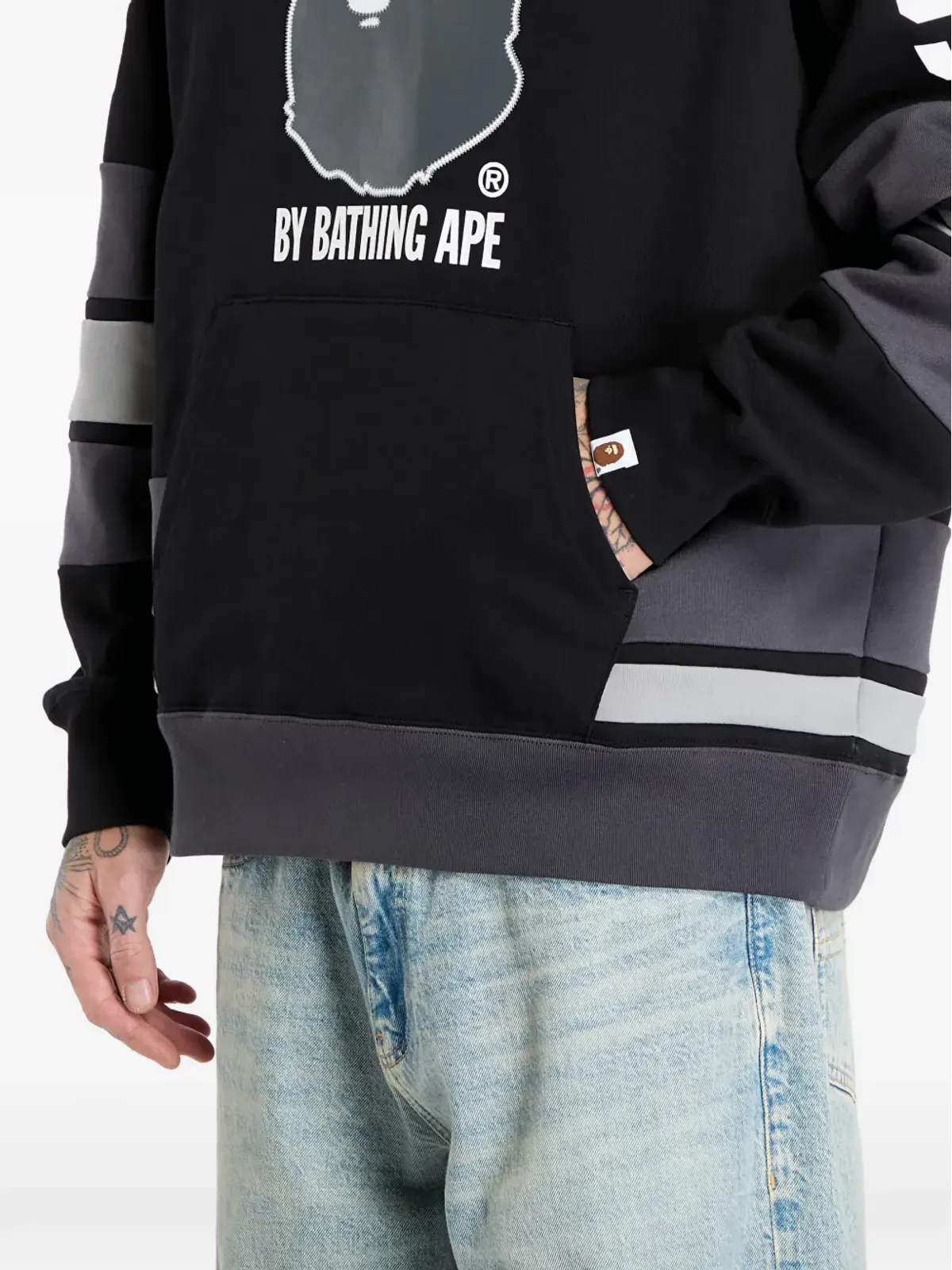 A BATHING APE® アペ グラフィックストライプフーディ - 画像5