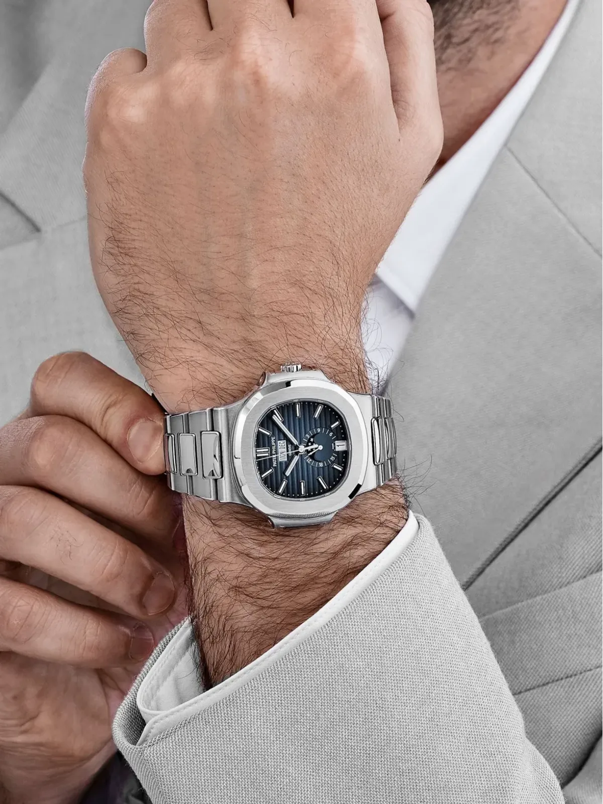 Patek Philippe Nautilus 5726/1A-014 アニュアルカレンダー 40mm ウォッチ - 画像2