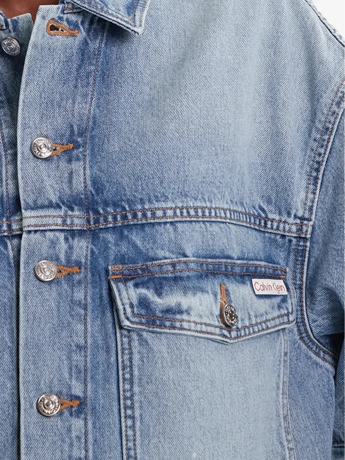 Calvin Klein ボタン付きライトデニムジャケット - ブルー - 画像4