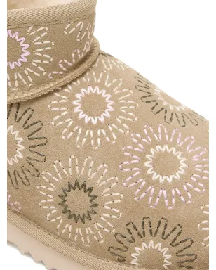 UGG Kids クラシック ウルトラミニ サンステッチ ブーツ - サムネイル4