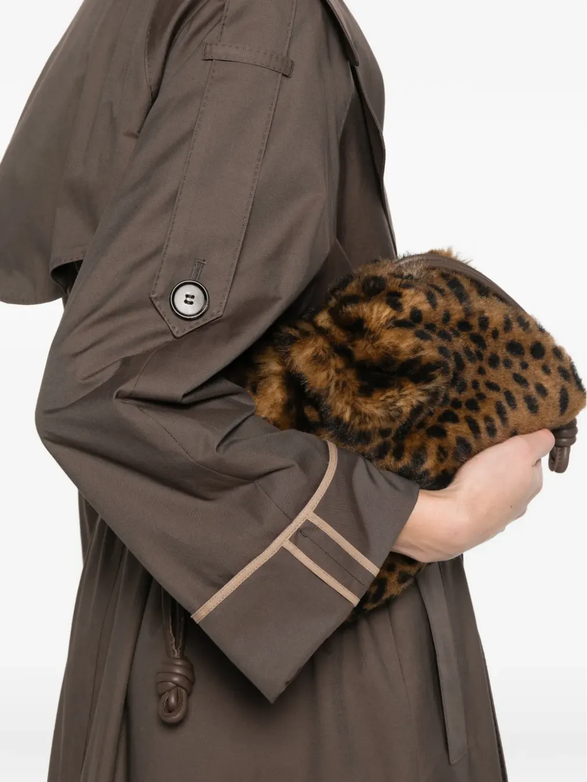LOEWE 豹柄チェーンクラッチバッグ - 画像2