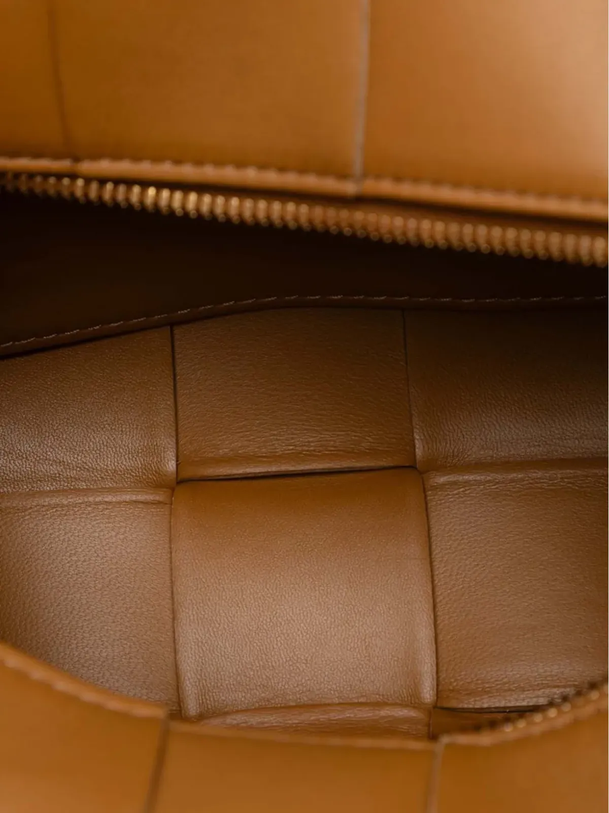 Bottega Veneta Pre-Owned ボッテガ・ヴェネタ プリオーナード ナッパイントレッチャート ブリック カセットショルダーバッグ ブラウン - 画像5