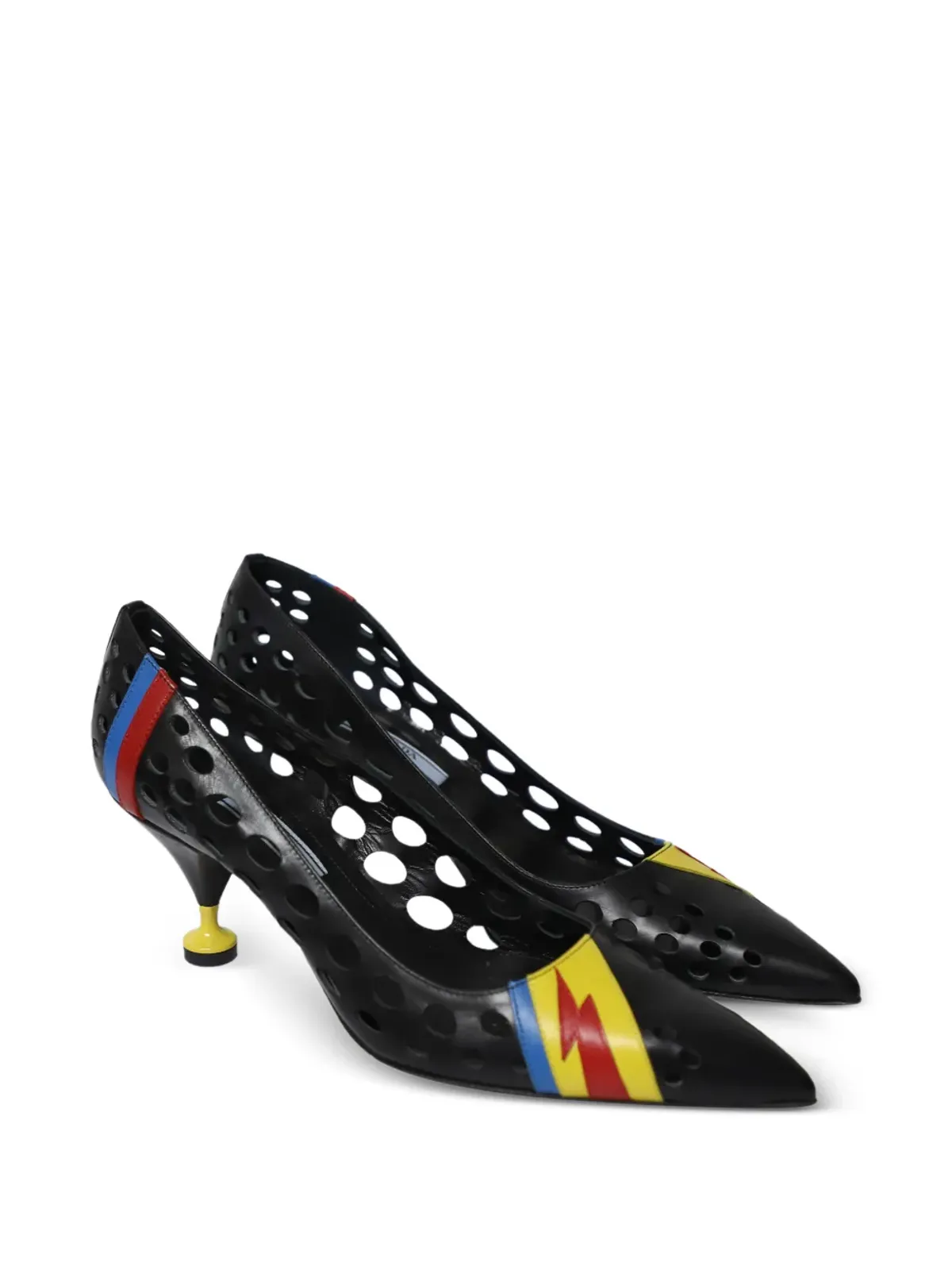 Prada Pre-Owned 2016年製 透孔デザイン ポインテッドトゥ ヒールパンプス - ブラック - 画像2