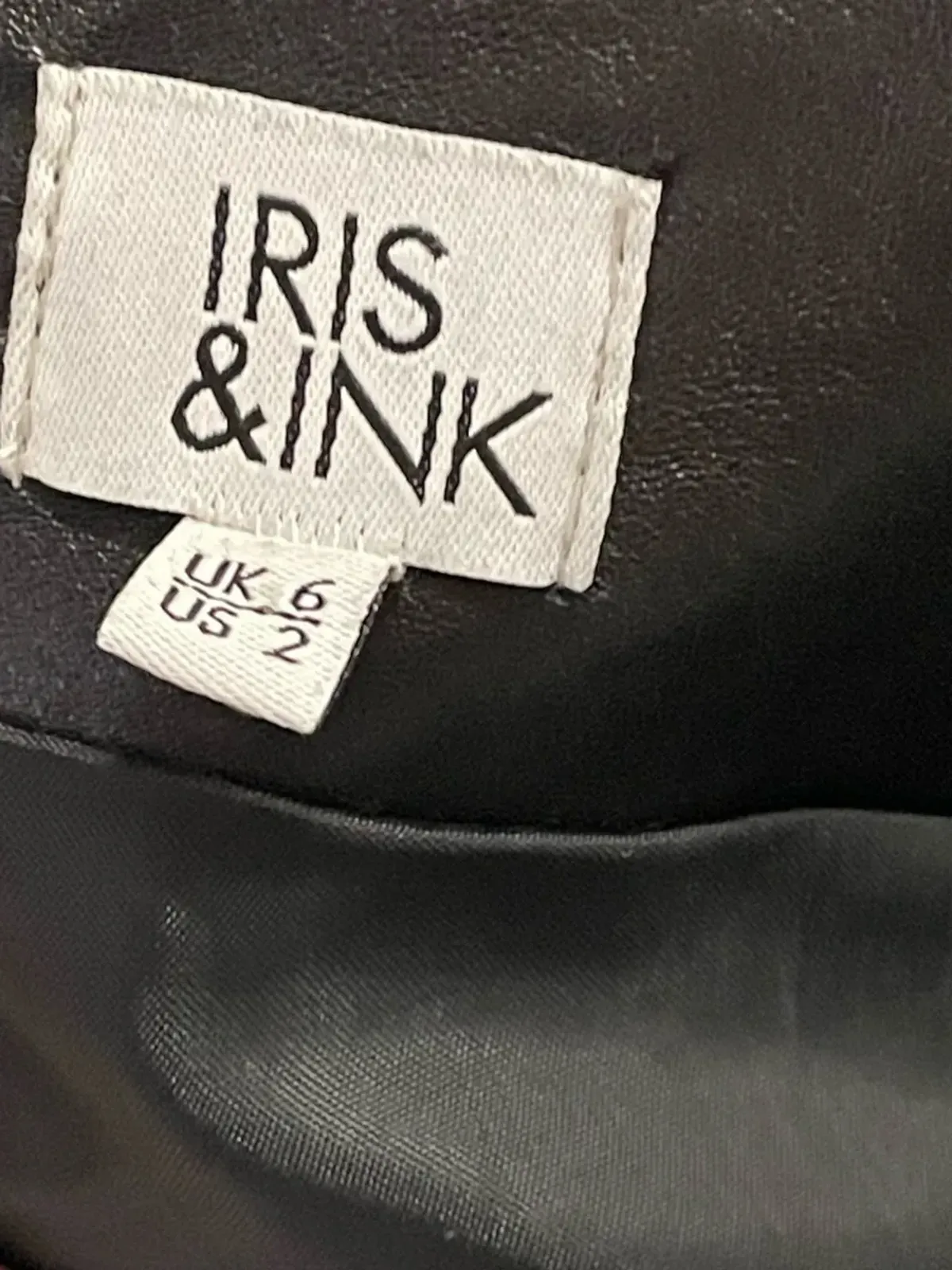 Iris & Ink プリーツミニドレス - ブラック - 画像3
