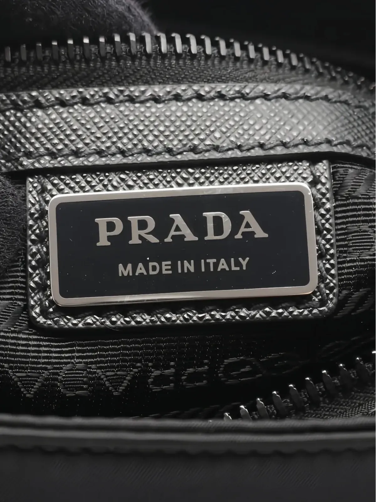 Prada Pre-Owned レザー トリム ショルダーバッグ - 画像4