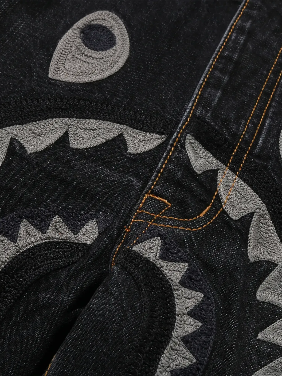A BATHING APE® シャーク・アップリケジーンズ（ブラック） - 画像3
