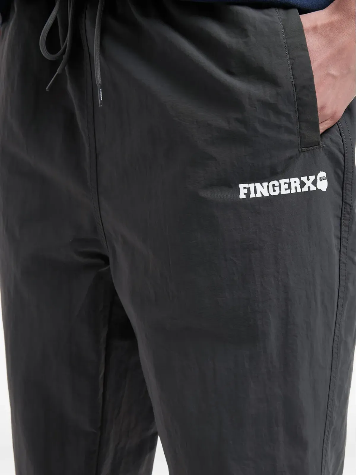 FINGERCROXX ドローストリング カフド トラックパンツ グレー - 画像5