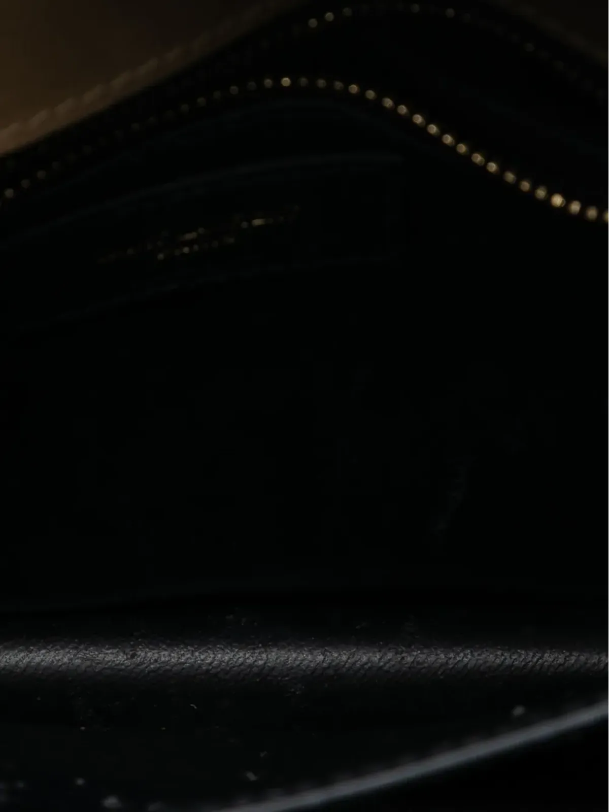 Saint Laurent Pre-Owned グレイン・デ・プードル Monogram Cassandra Chain Wallet クロスボディバッグ（ブラウン） - 画像5