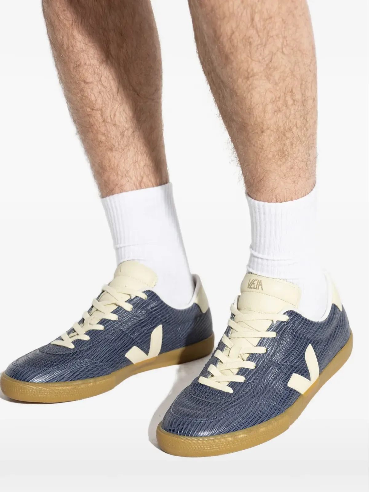 VEJA Panenka Dragon ロゴスニーカー - 画像5