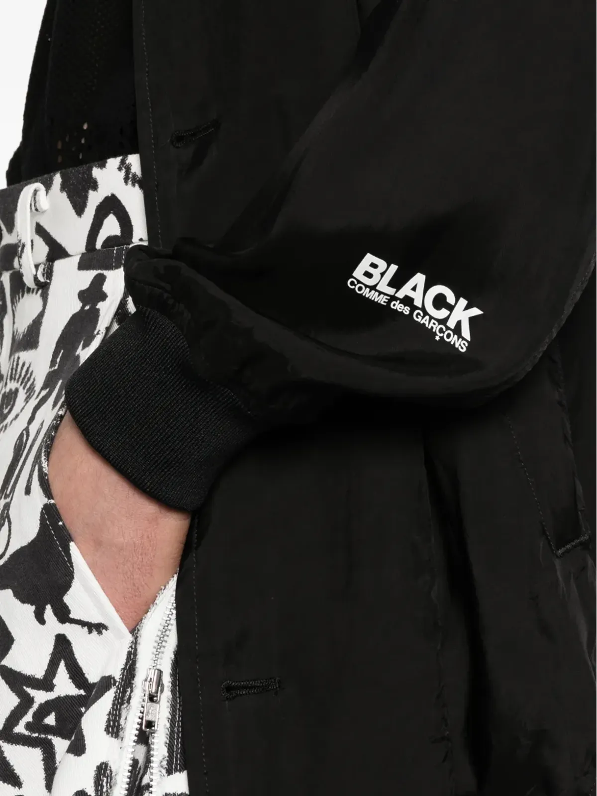 Comme Des Garçons Black シングルブレストボタン留めコート - 画像5