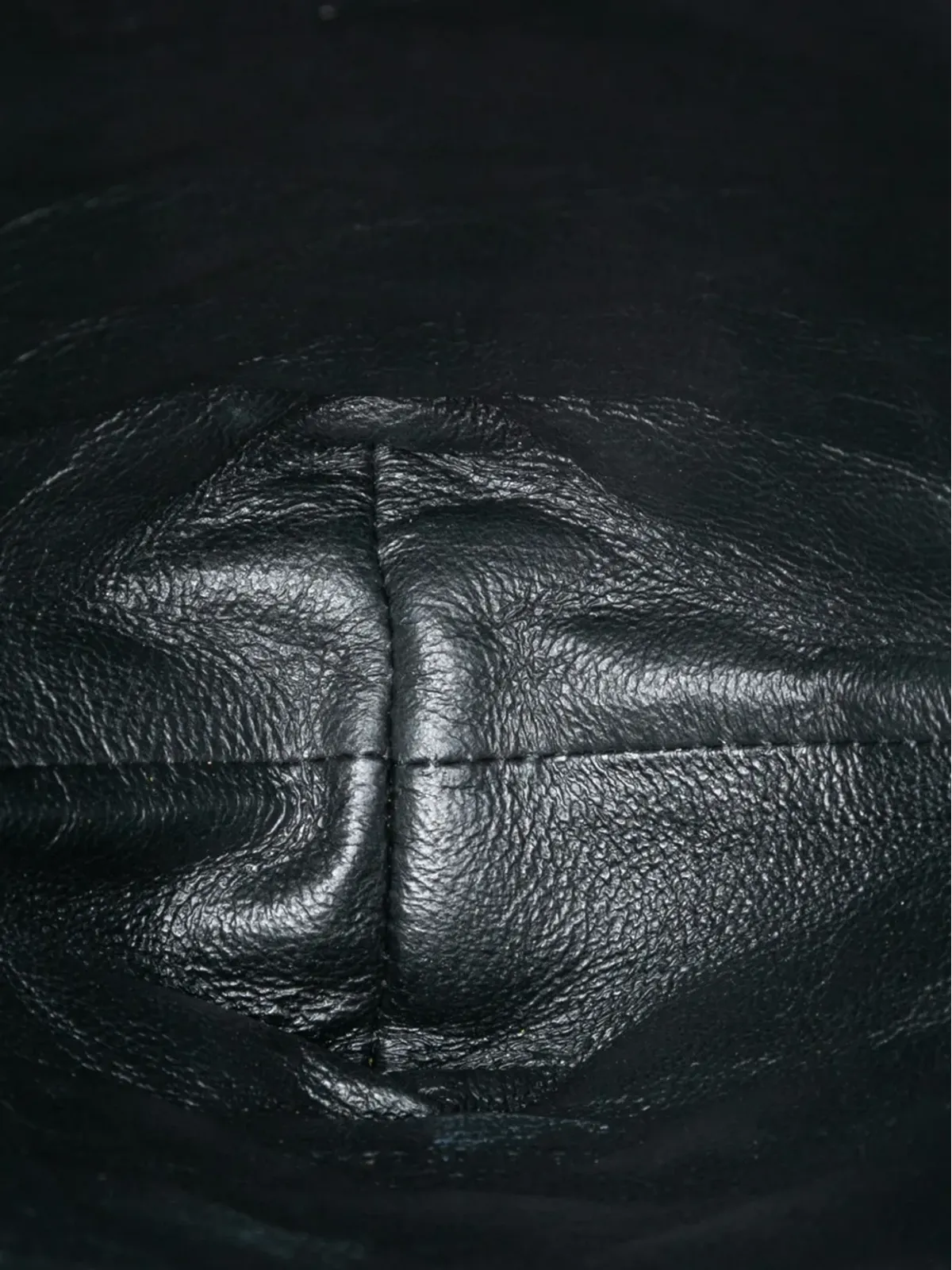 Saint Laurent Pre-Owned 2024 大型 キルティングラムスキン サデ・トライアングル・ポーチ クラッチバッグ - ブラック - 画像5