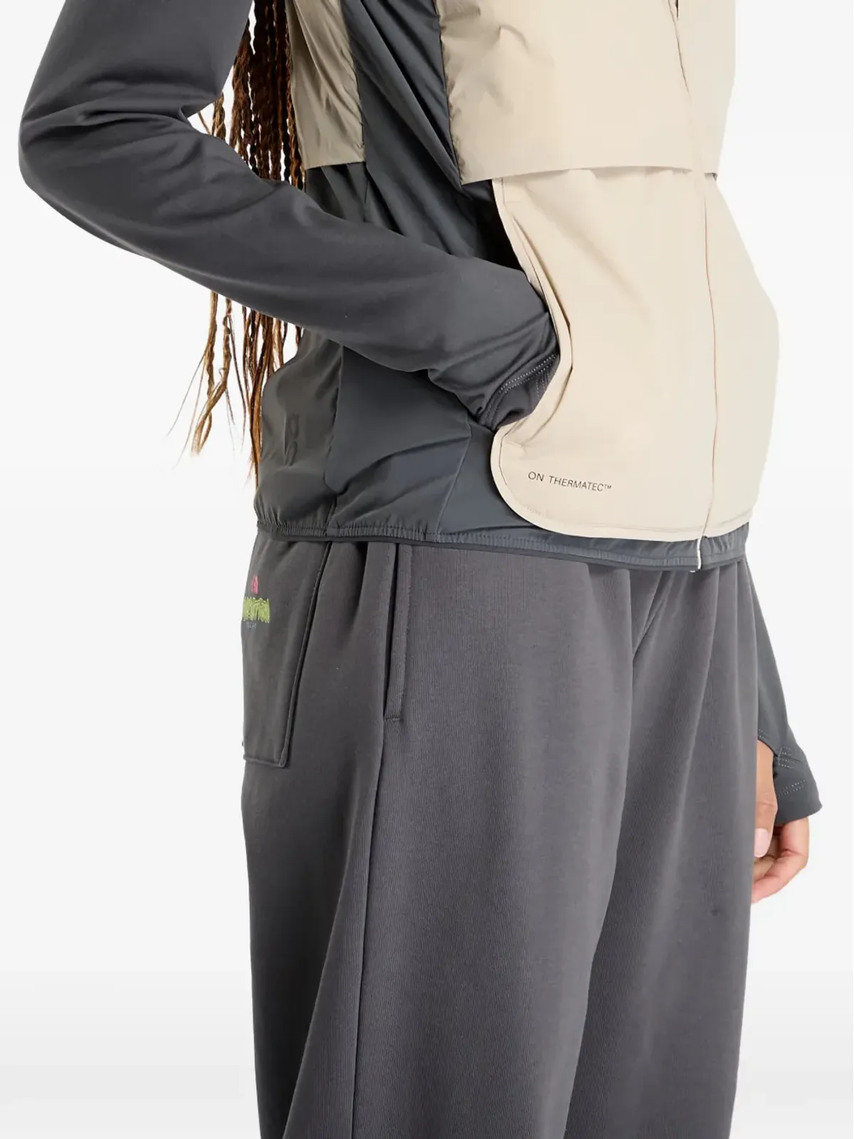 On Weather vest - 画像4