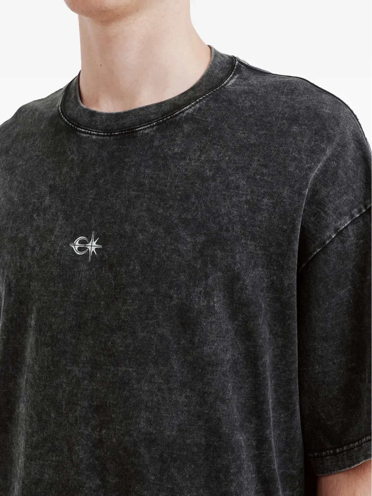 FIVE CM グラフィックディテール クルーネック コットンTシャツ - 画像5