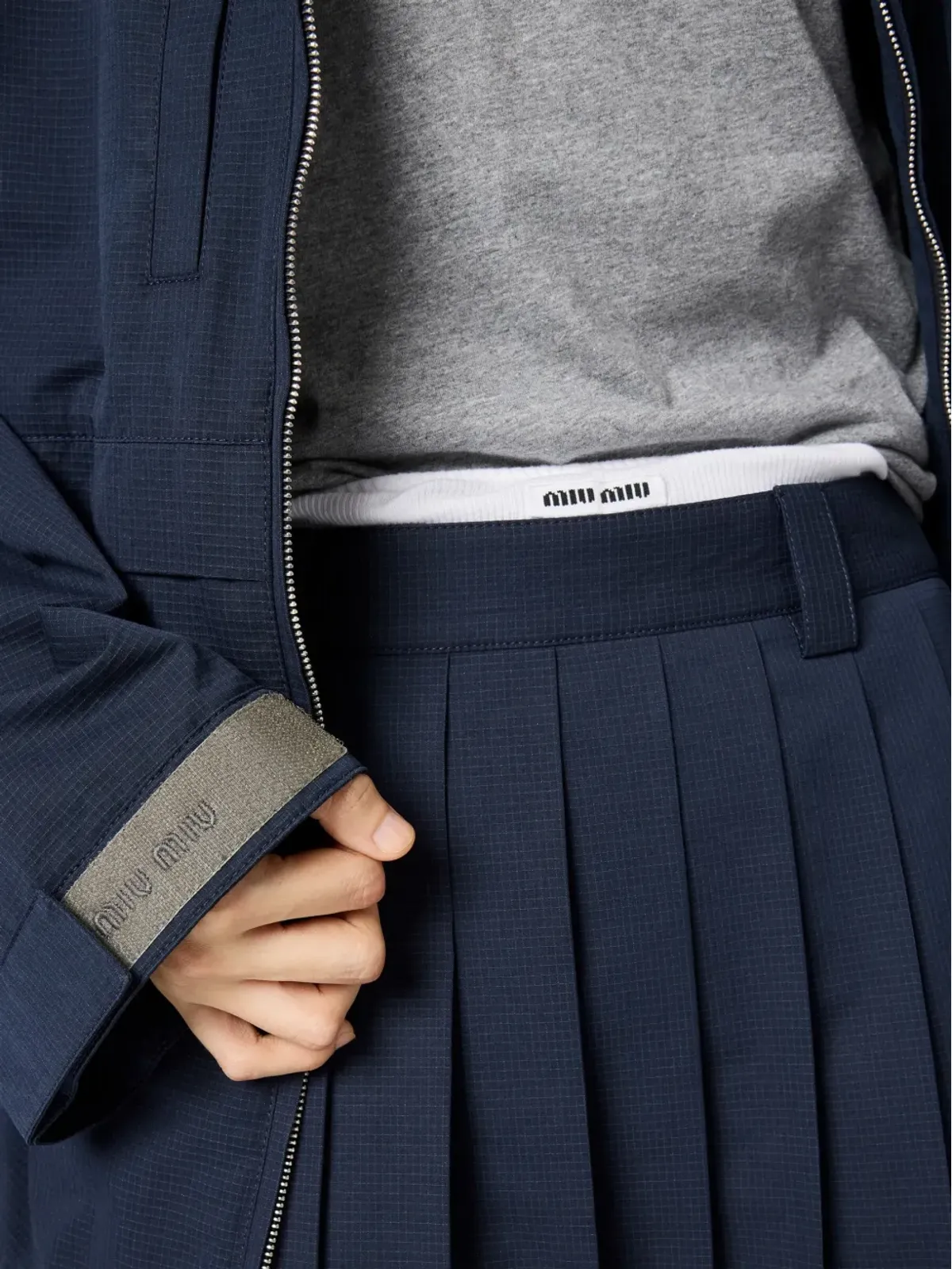 Miu Miu ドローストリングパーカコート - 画像5