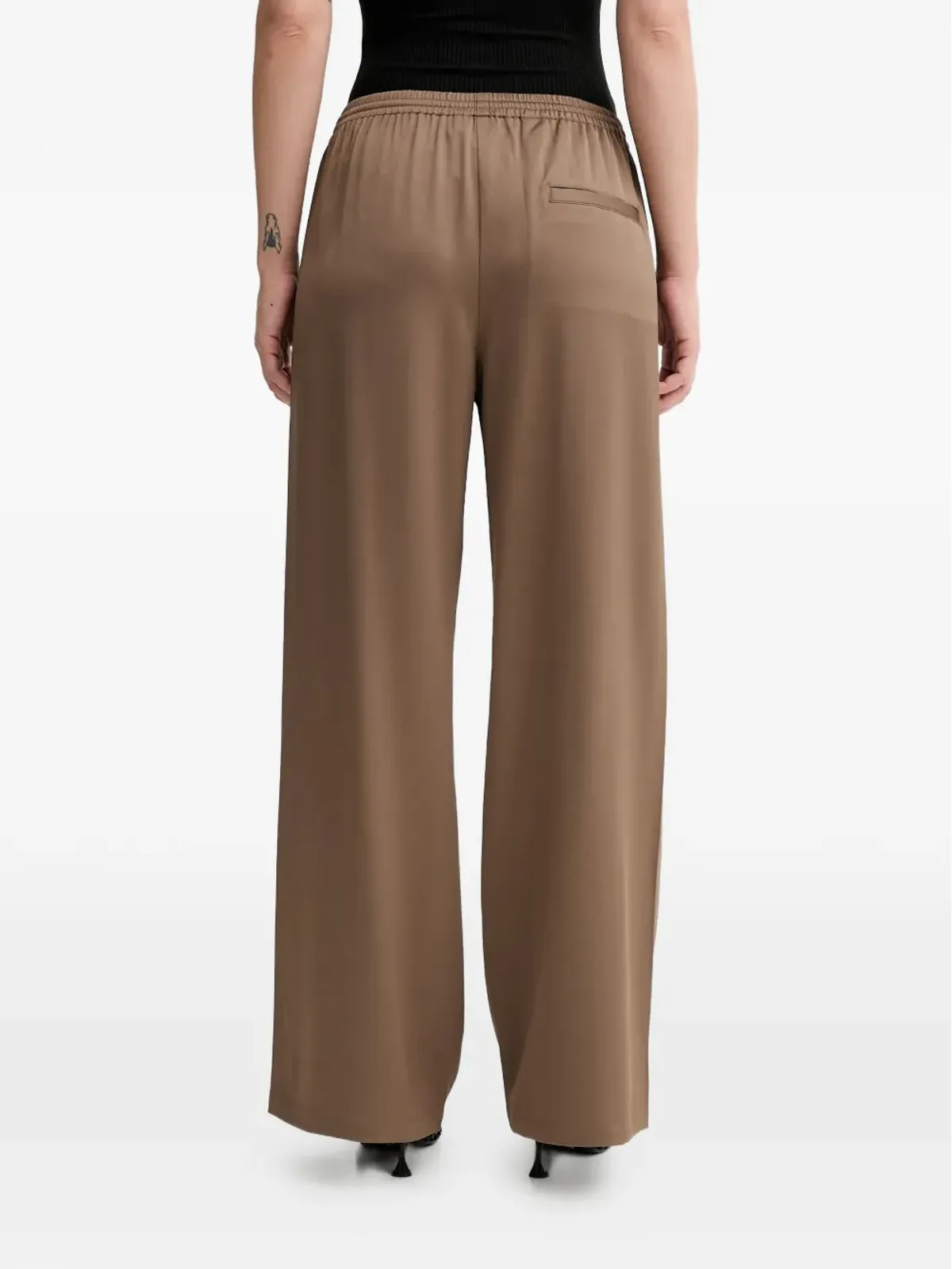 Filippa K ノヴァ エラスティックウェストバンドパンツ（ブラウン） - 画像4