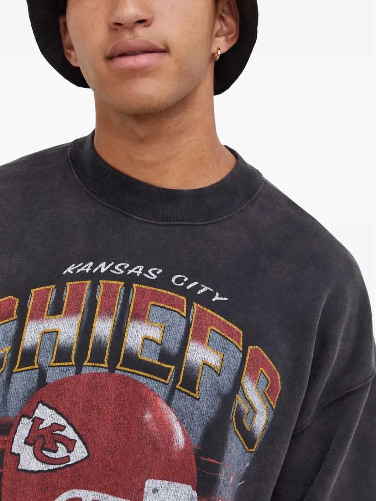 Abercrombie & Fitch Kansas Chiefs グラフィックプリント セーター（グレー） - 画像4