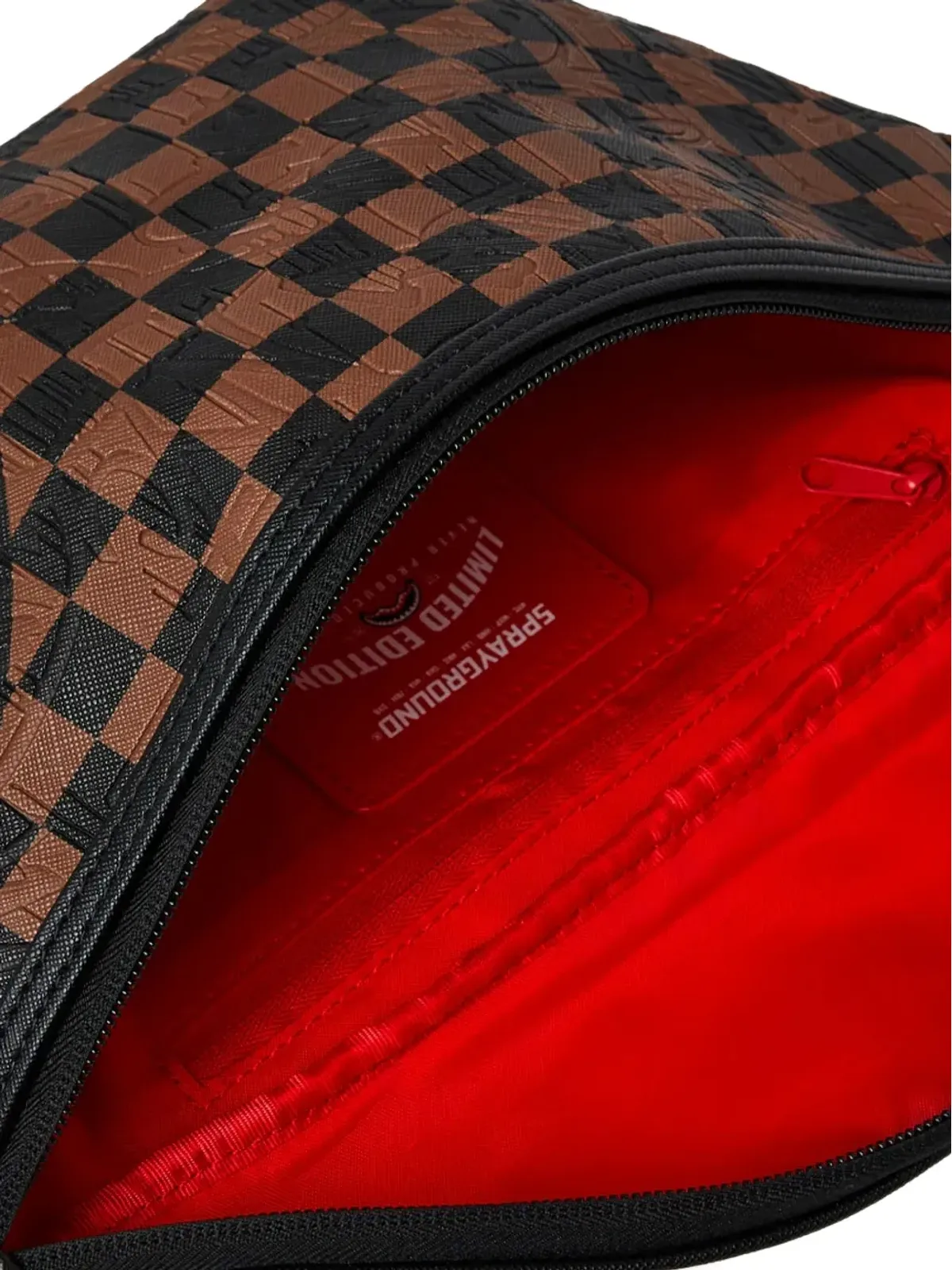 Sprayground チェック柄シャークモチーフ ベルトバッグ ブラウン - 画像2