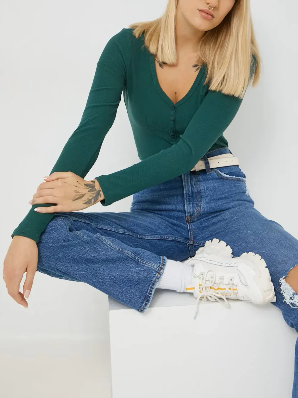 Abercrombie & Fitch ストレートフィットジーンズ - 画像2