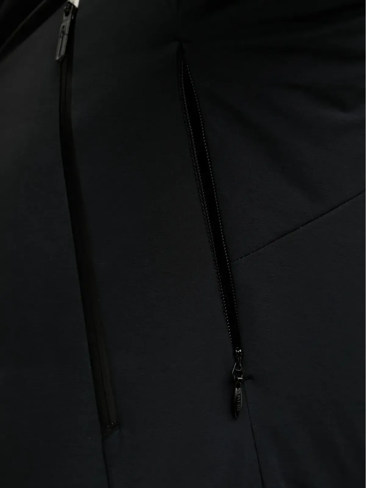 DESCENTE フード付きジップスキージャケット - 画像5
