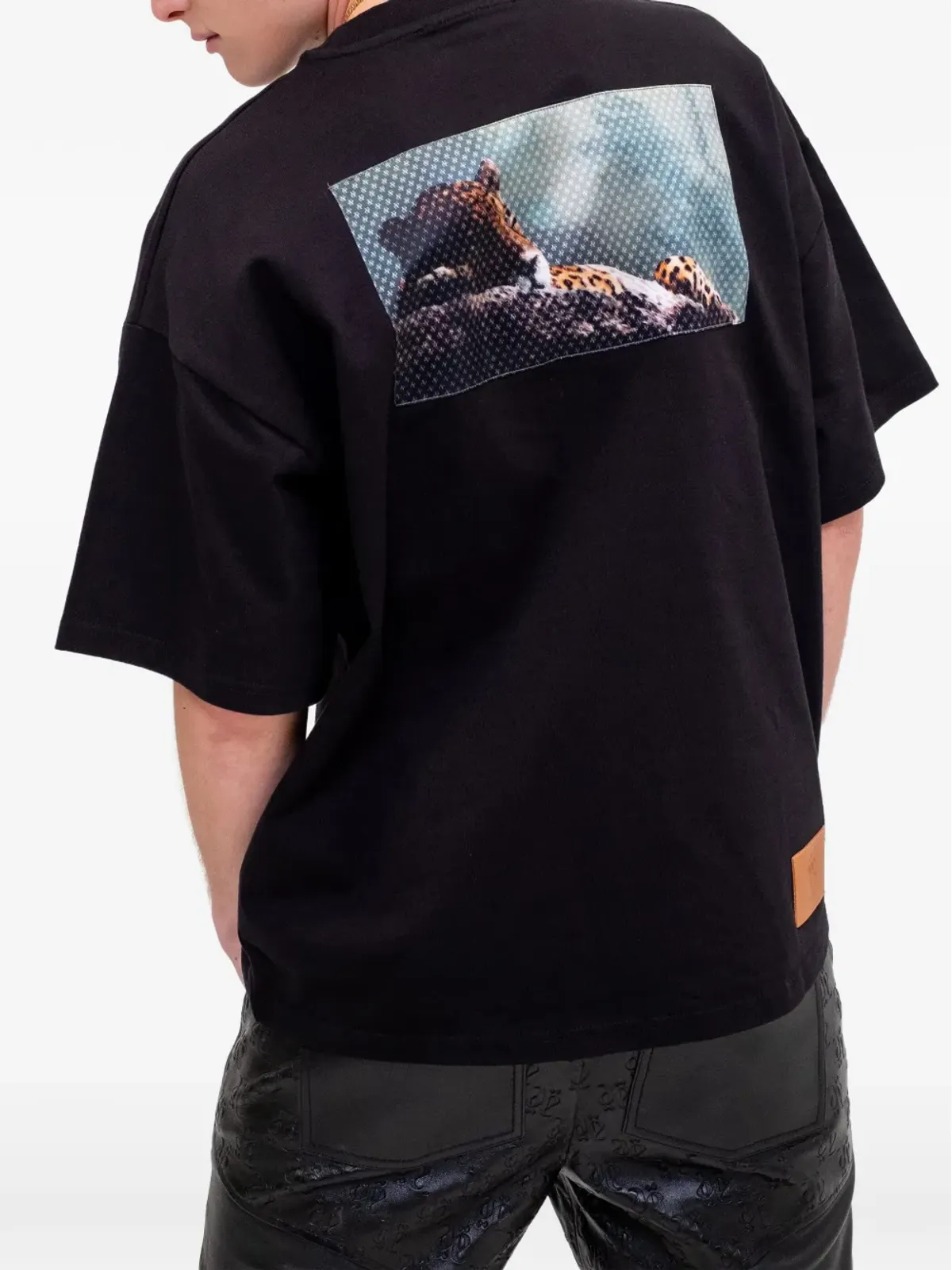PLACE OF ËLMS アップリケ付きTシャツ - ブラック - 画像5