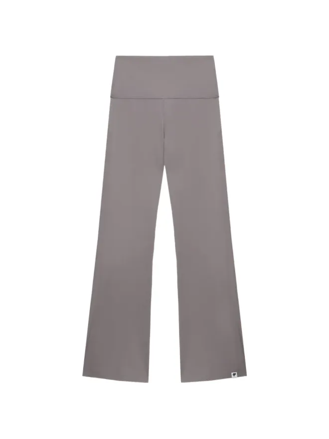 APEE™ by *A BATHING APE® APEe™ by A BATHING APE® フレアレギンスの商品画像