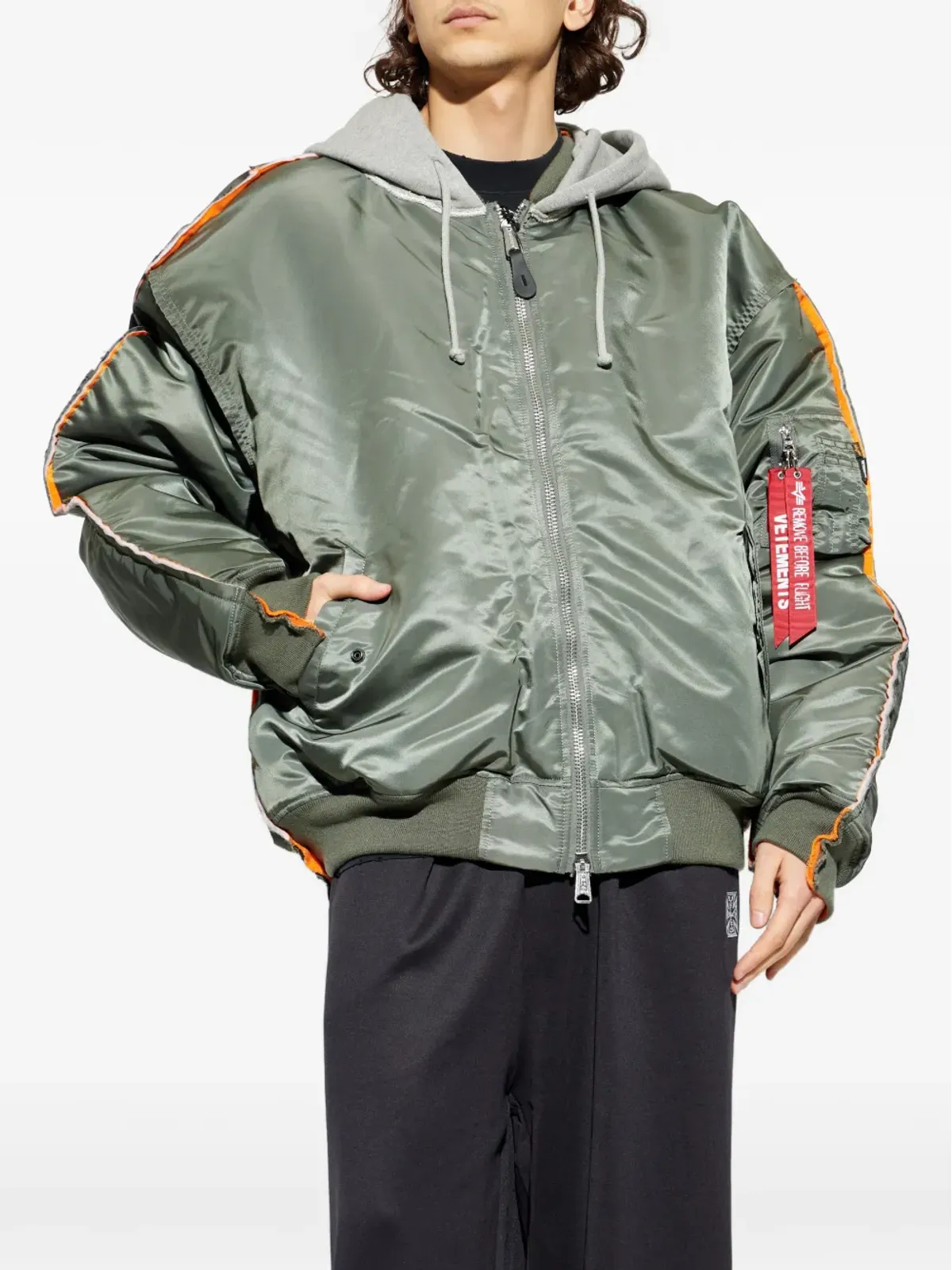 VETEMENTS フード付きボンバージャケット - 画像3