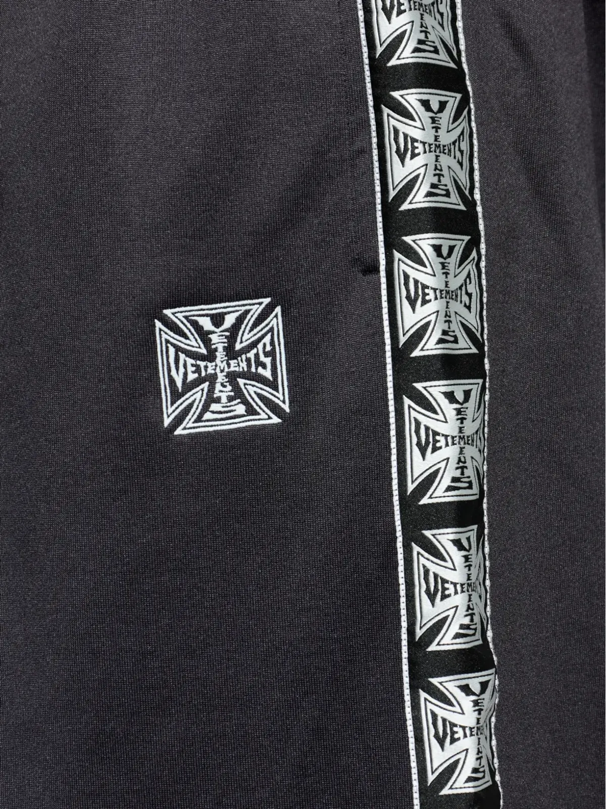 VETEMENTS ロゴディテール トラックパンツ - ブラック - 画像5