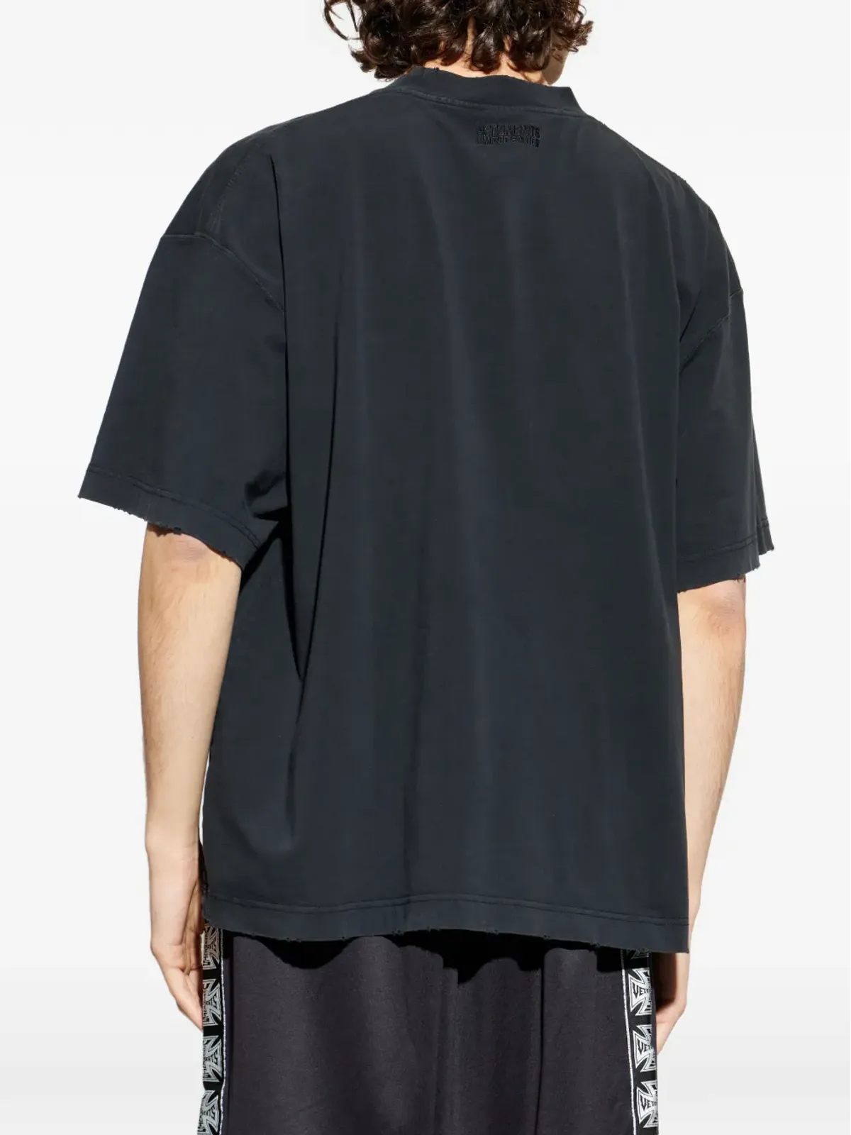 VETEMENTS グラフィック ダメージ加工 Tシャツ - 画像4