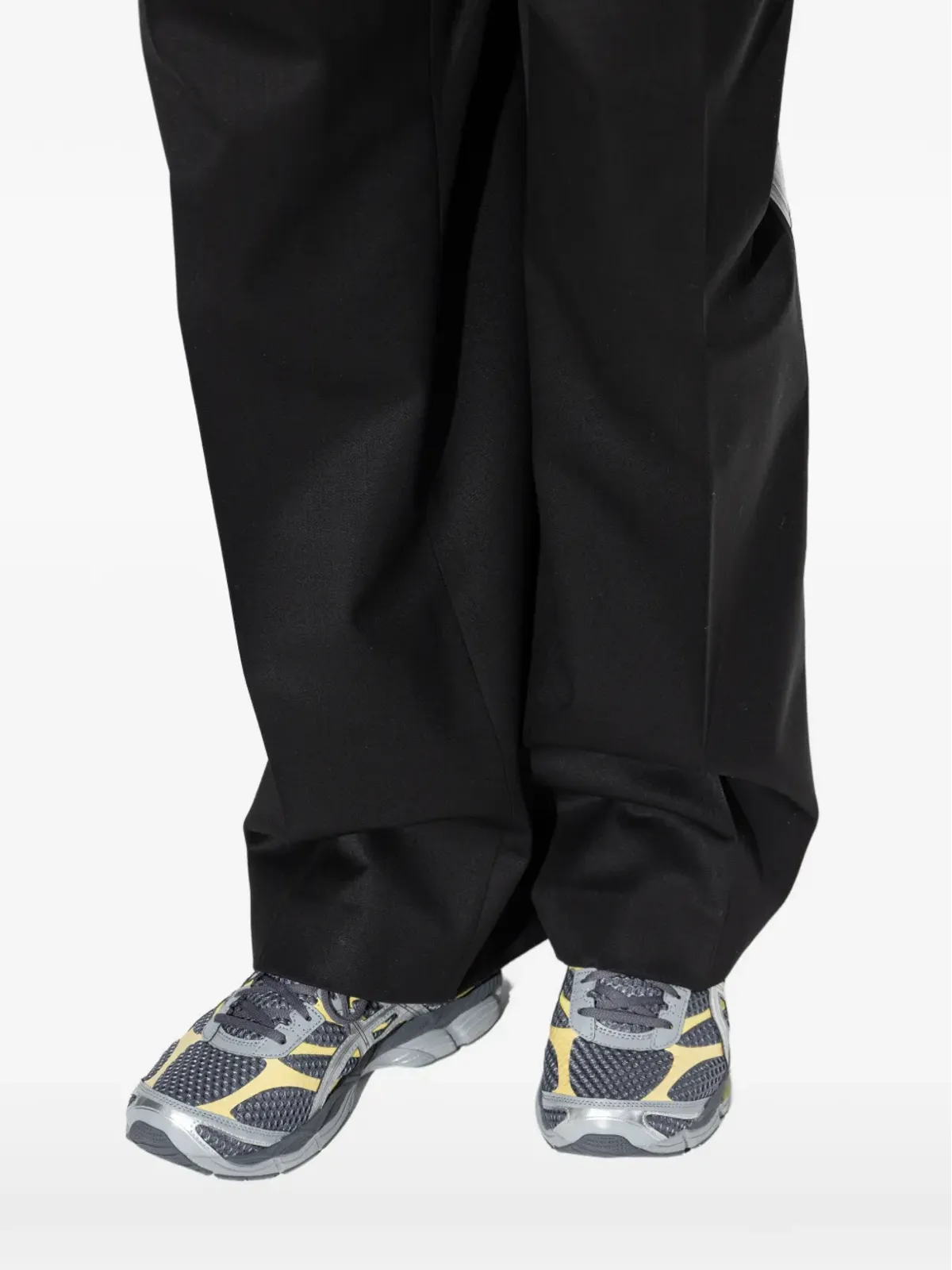 ASICS GEL-CUMULUS 16 メッシュオーバーレイドスニーカー - グレー - 画像5