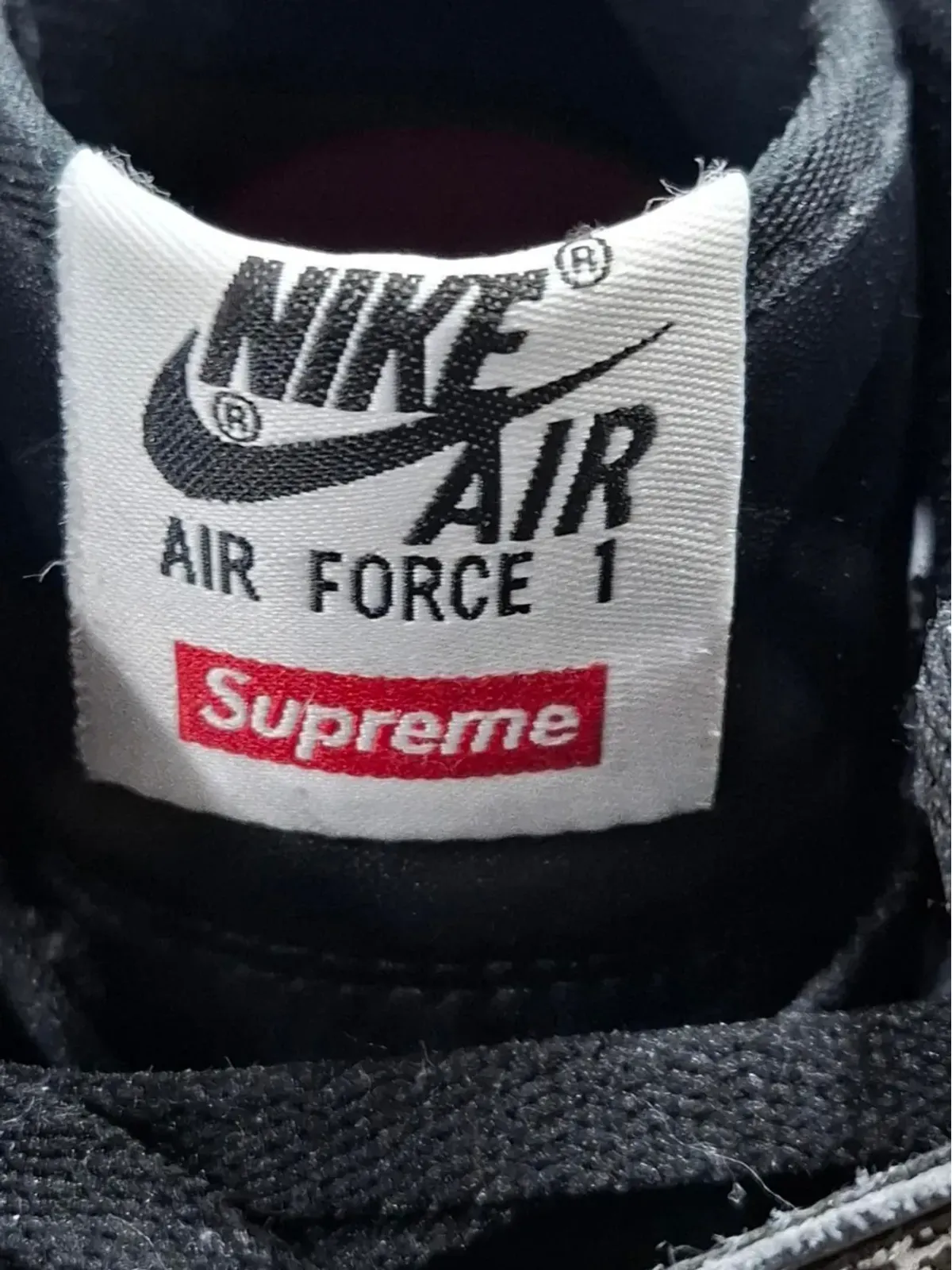Supreme 2018 x Nike Air Force 1 Mid Supreme スニーカー - ブラック (ビンテージ) - 画像5