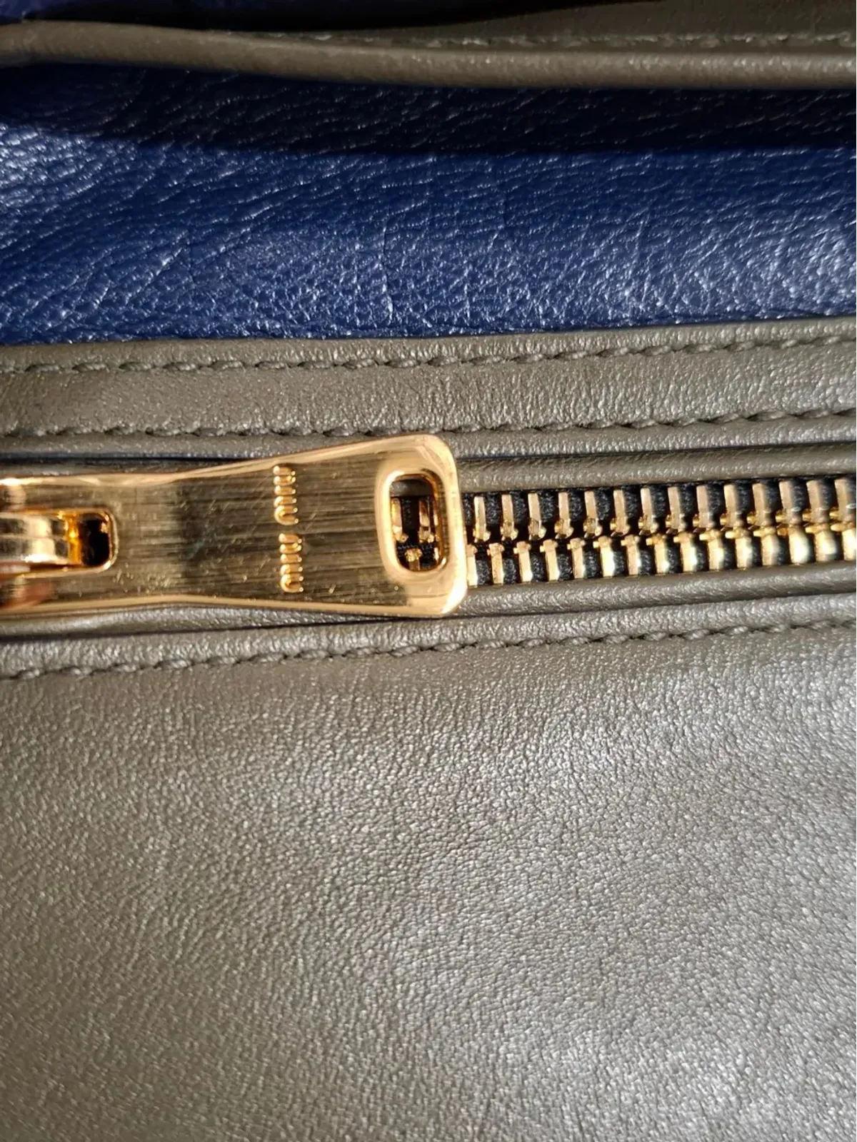 Miu Miu Pre-Owned フラップレザーショルダーバッグ - 画像5