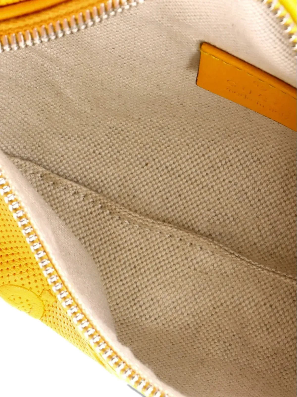 Gucci Pre-Owned GGエンボス加工パーフォレーテッドレザー ベルトバッグ - 画像4