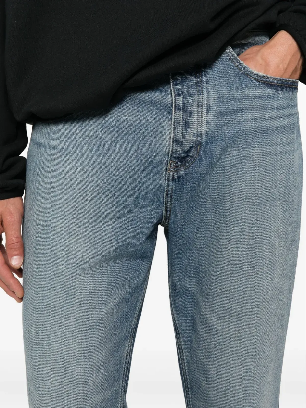 FEAR OF GOD ESSENTIALS ロゴパッチジーンズ - 画像5
