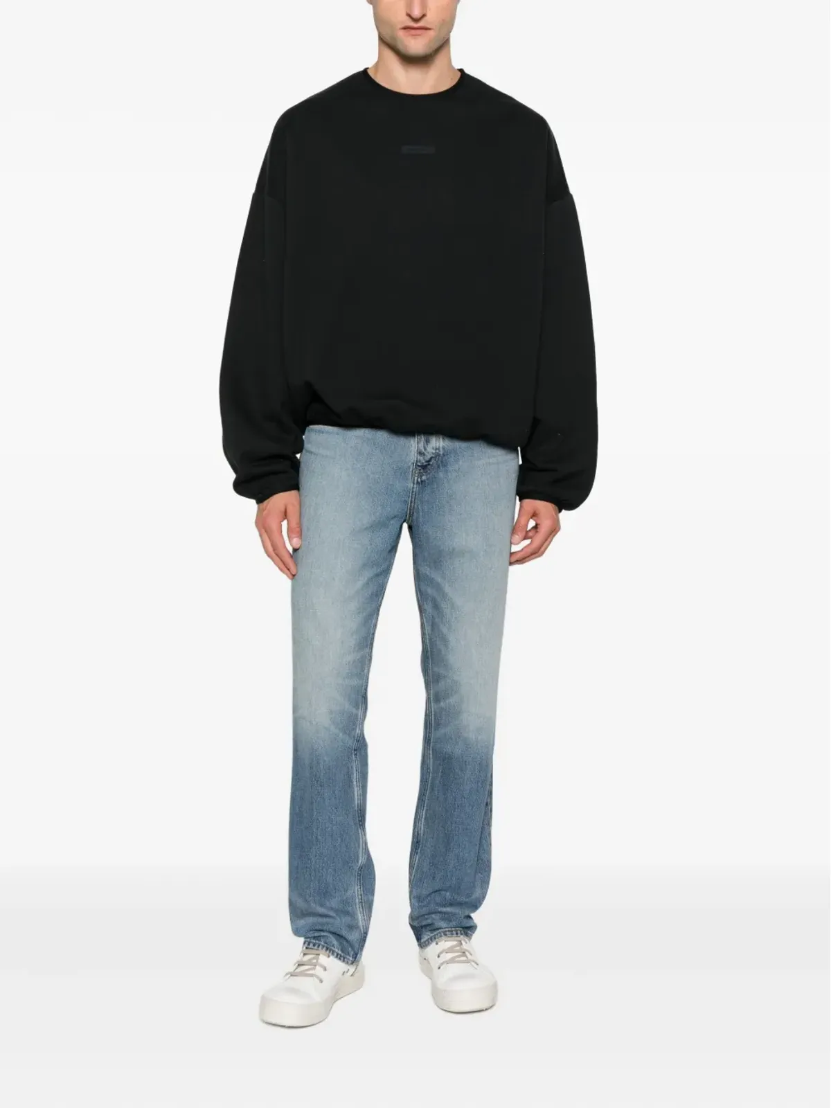 FEAR OF GOD ESSENTIALS ロゴパッチジーンズ - 画像2