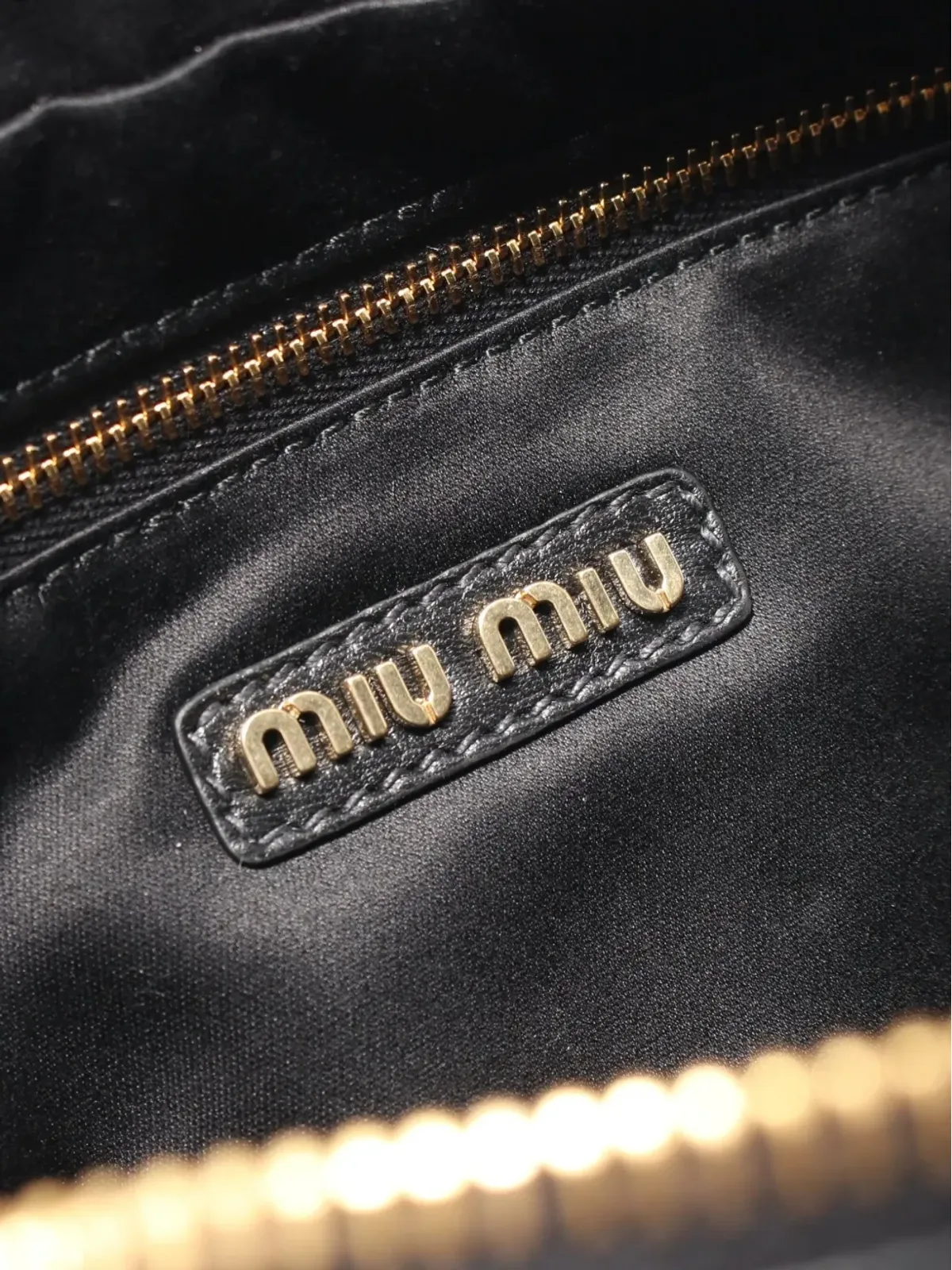 Miu Miu Pre-Owned マテラッセ レザー バッグ ブラック - 画像4