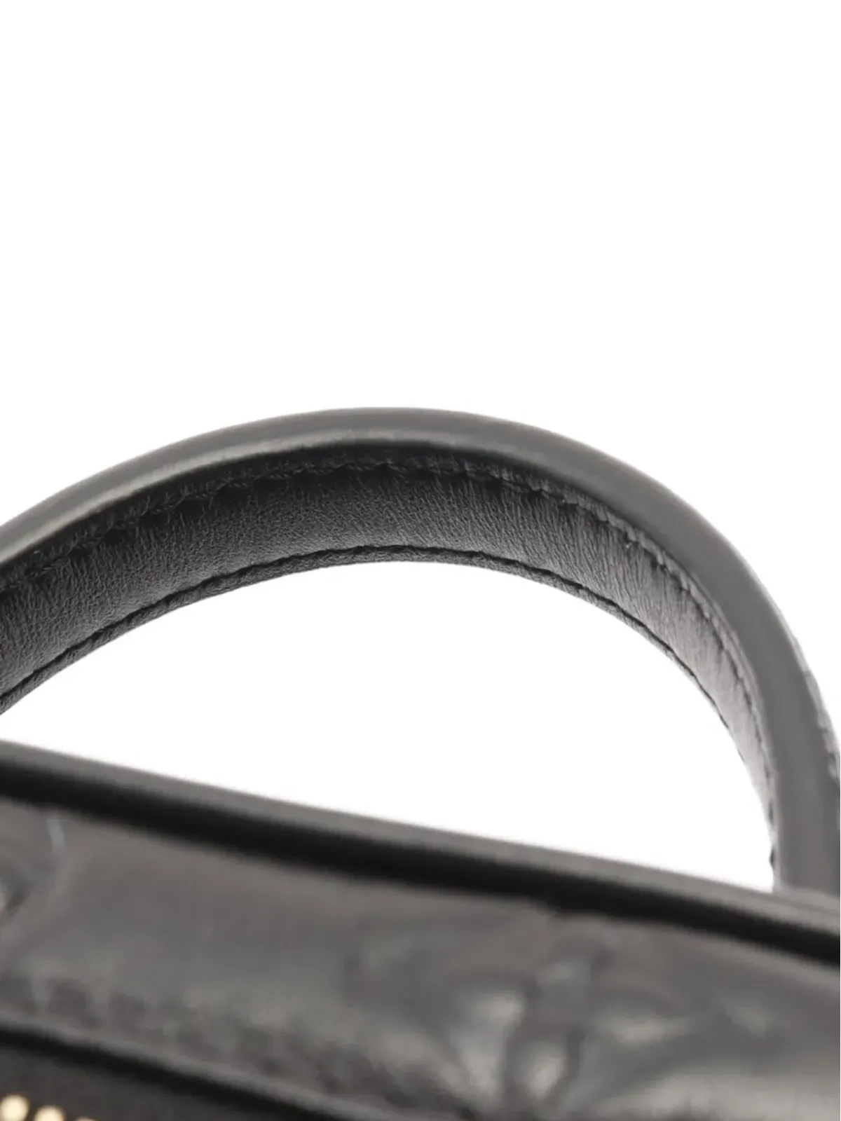 Louis Vuitton Pre-Owned 2021 Coussin PM embossed handbag - Black - 画像4